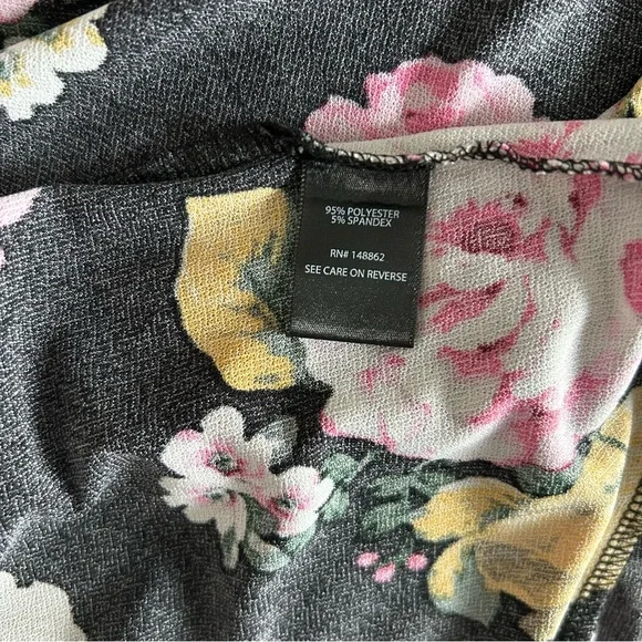 Torrid Black Floral Stretch Faux Wrap Ruffle Hem Dress Size 2 - **Belt Missing** - Picture 6 of 8